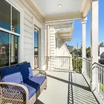Fabulous Cottages With City Views